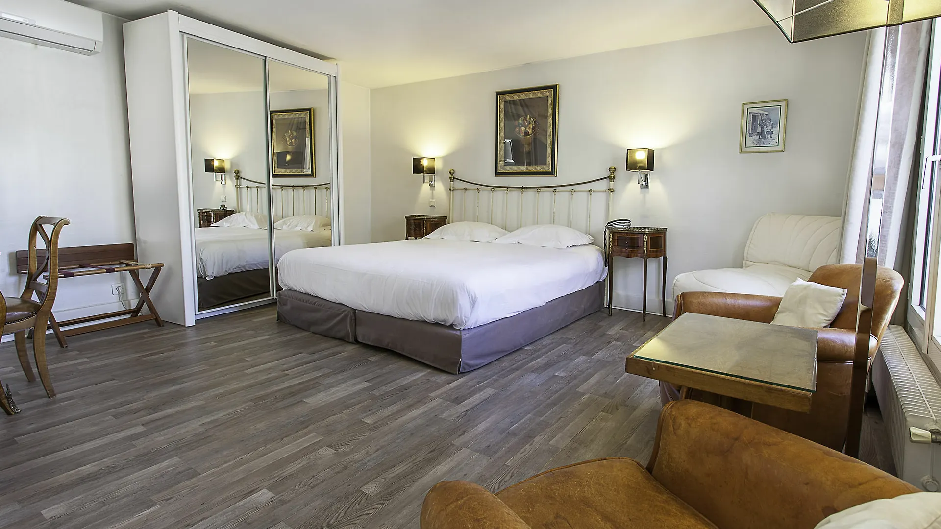 Atlantis Hotel
